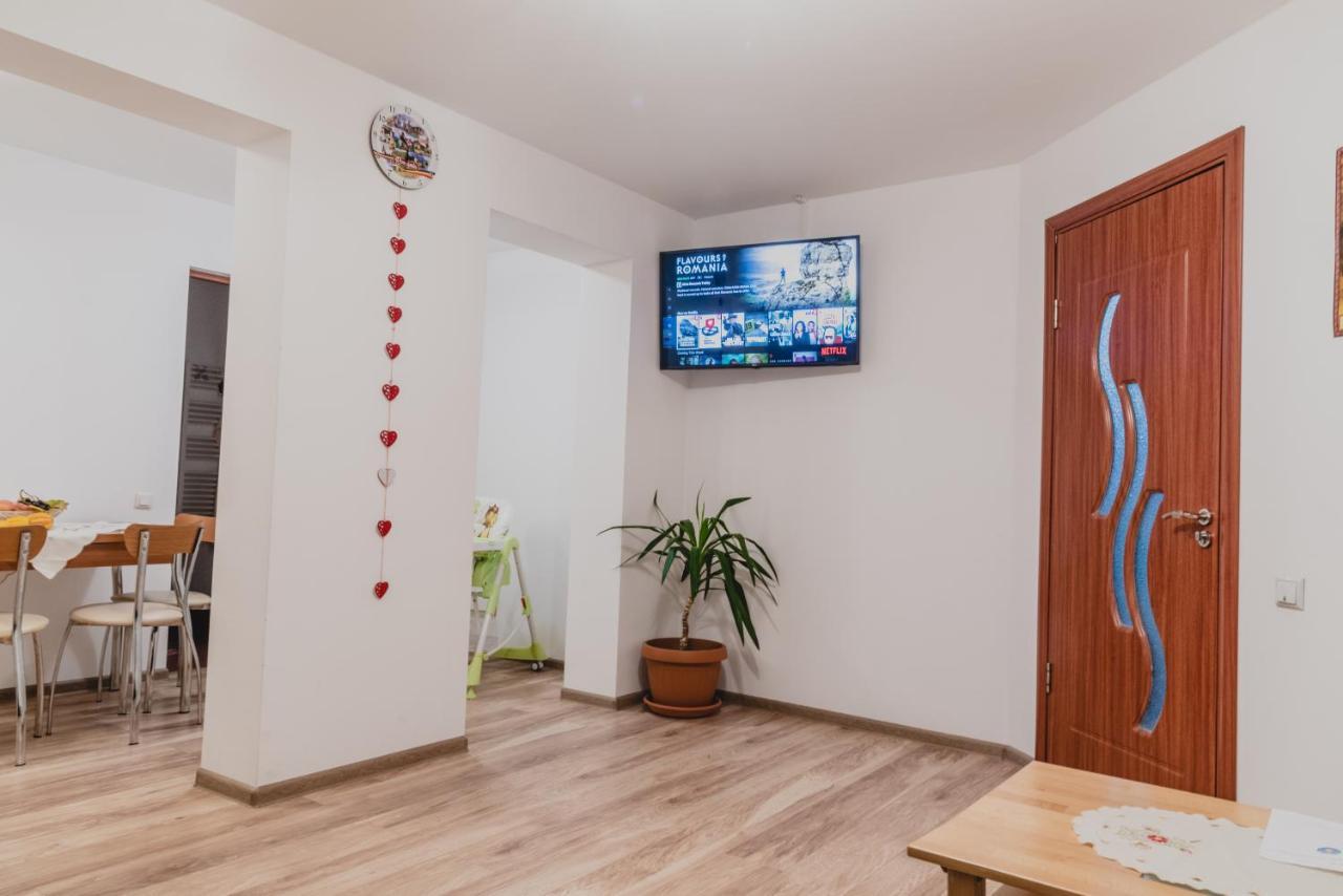 Smb Holiday Apartment Brasov Luaran gambar