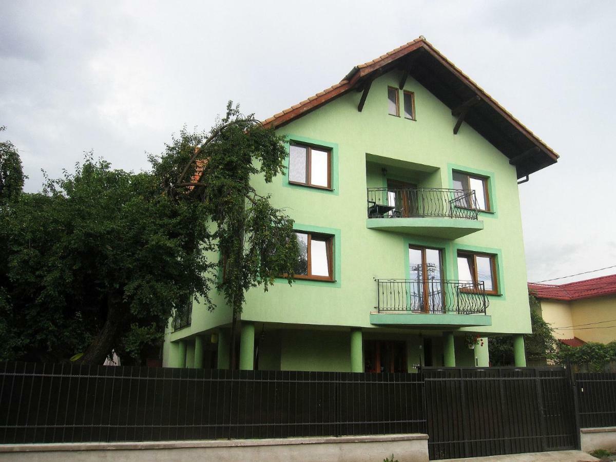 Smb Holiday Apartment Brasov Luaran gambar